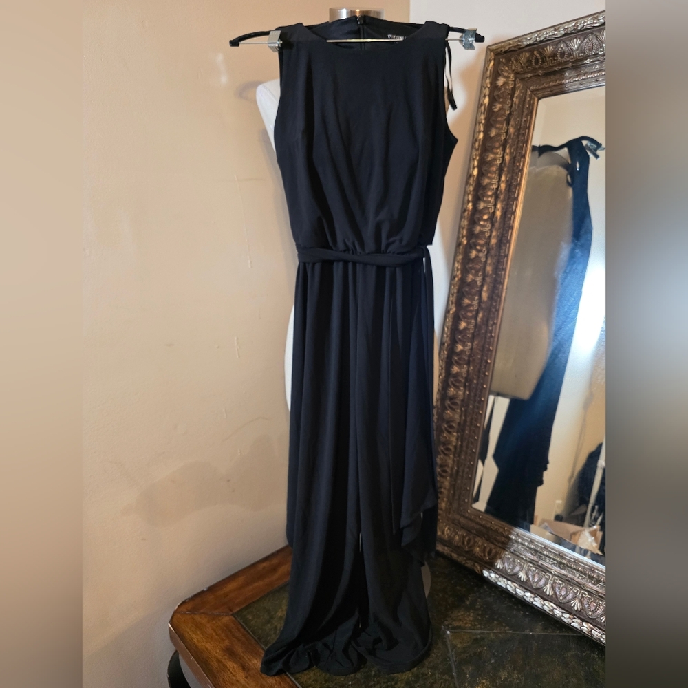 Roz & Ali • Black Sleeveless Jumpsuit.  Size Small
